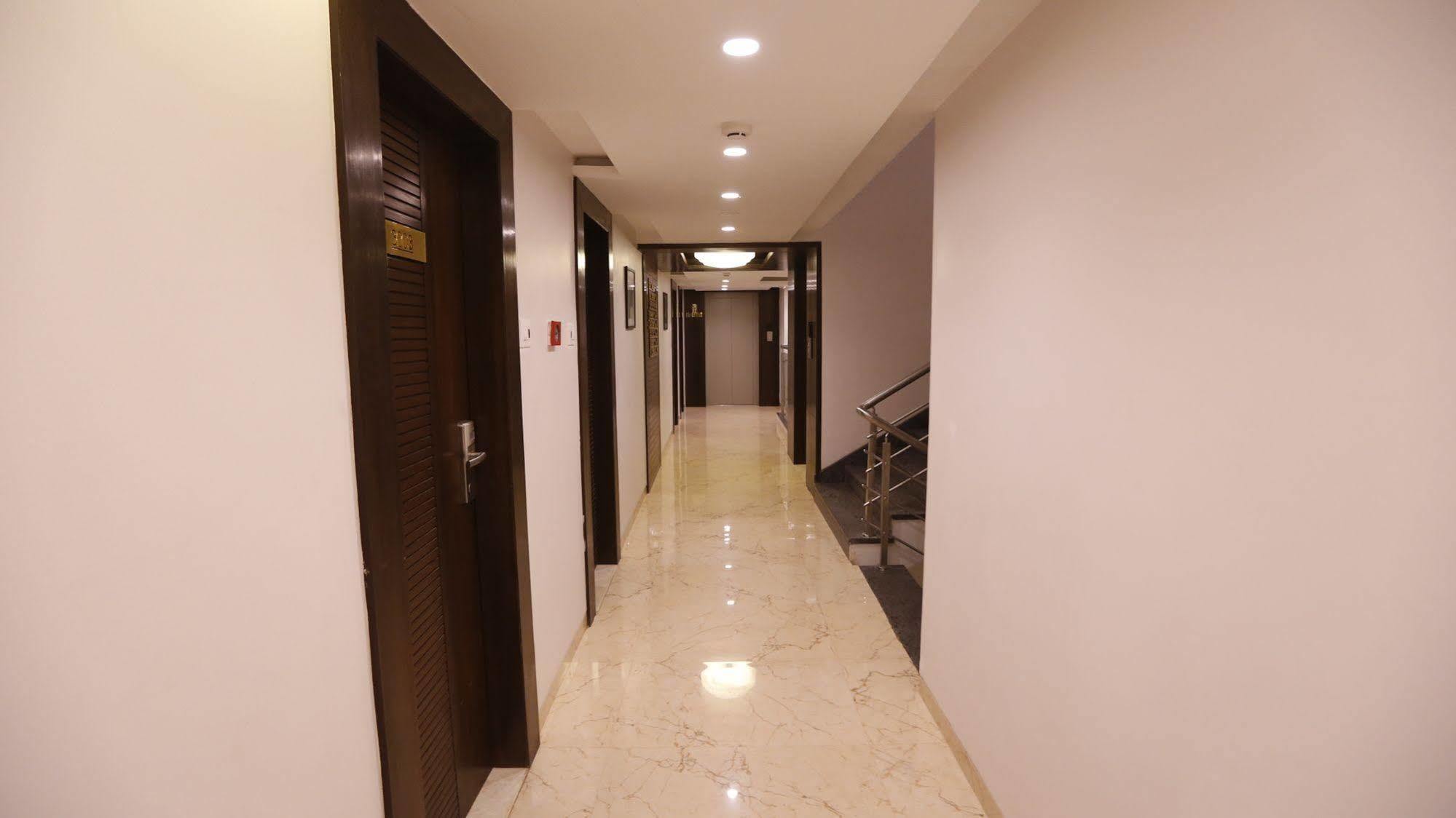 Jivanta Shirdi Buitenkant foto